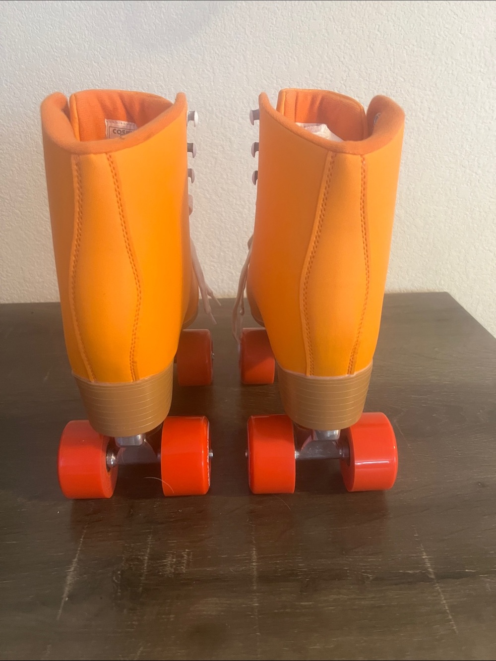 Josie sign roller skates - Picture 3 of 4